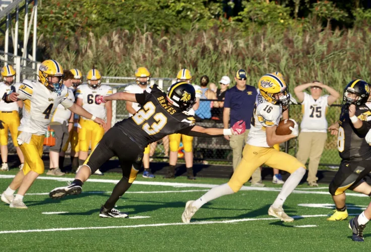 Eisenhower stumbles in opener against Iroquois